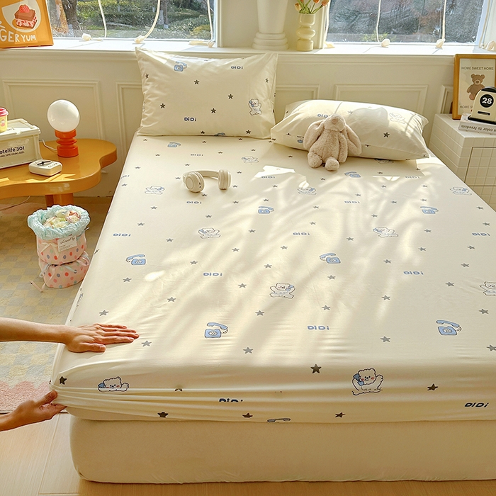 91家纺网 家纺一手货源 找家纺 希诺家居 2025新款全棉纯棉卡通小清新床笠 电话小熊