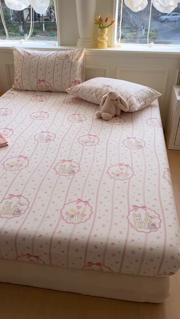 91家纺网 家纺一手货源 找家纺 希诺家居 2025新款全棉纯棉卡通小清新床笠 粉兔酱
