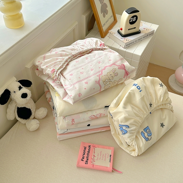 91家纺网 家纺一手货源 找家纺 希诺家居 2025新款全棉纯棉卡通小清新床笠 组合图