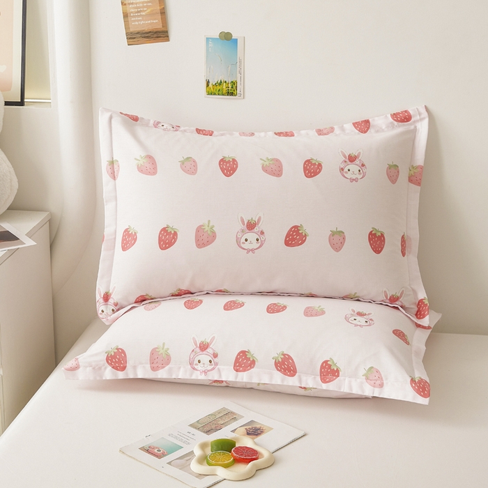 91家纺网 家纺一手货源 找家纺 翎盈家纺2025款ins风小清新卡通多规格纯棉枕套全棉枕头套 草莓兔兔