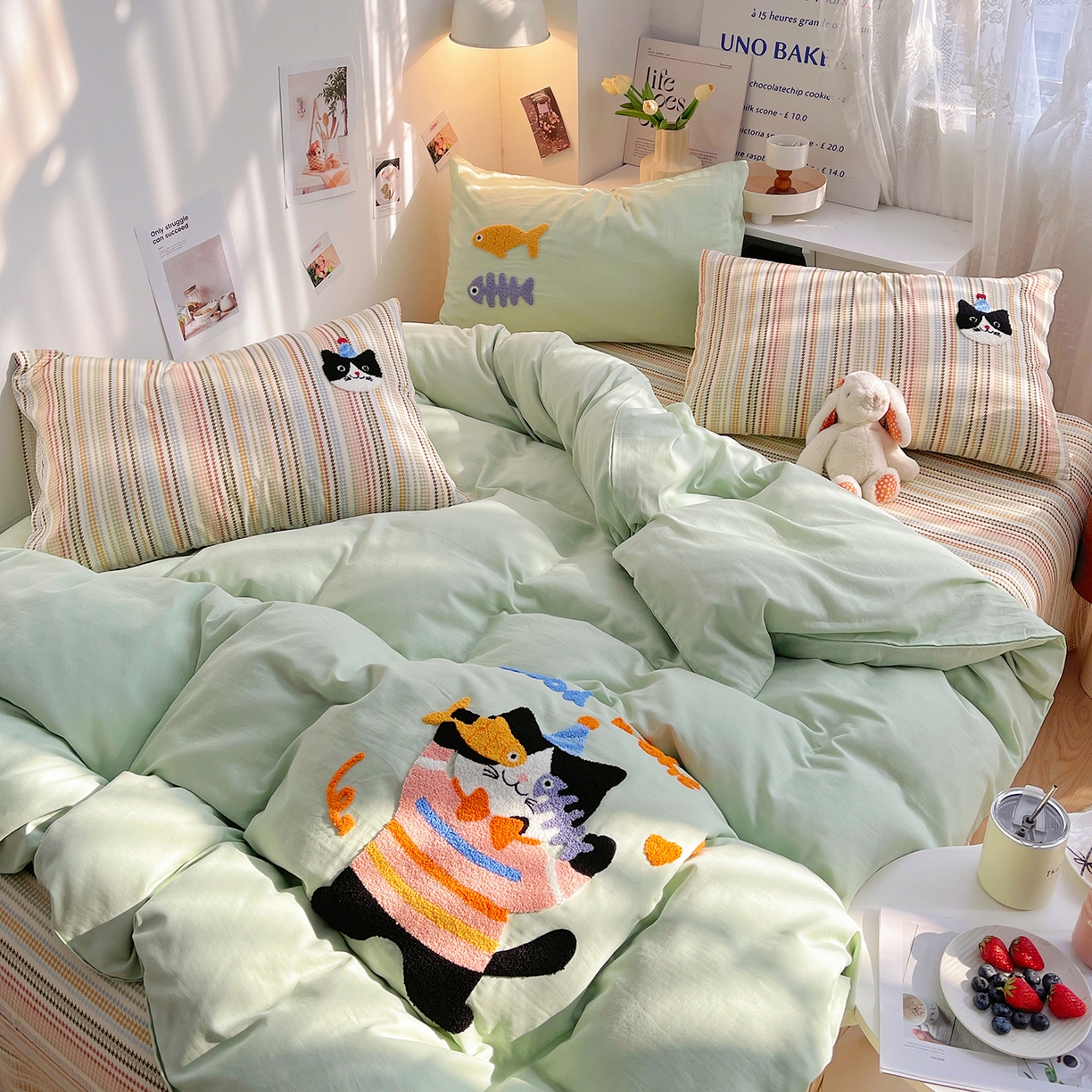 91家纺网 家纺一手货源 找家纺 （总）炫拼家纺 2025春夏新款全棉纯棉A类40支双层纱卡通毛巾绣四件套-慕斯