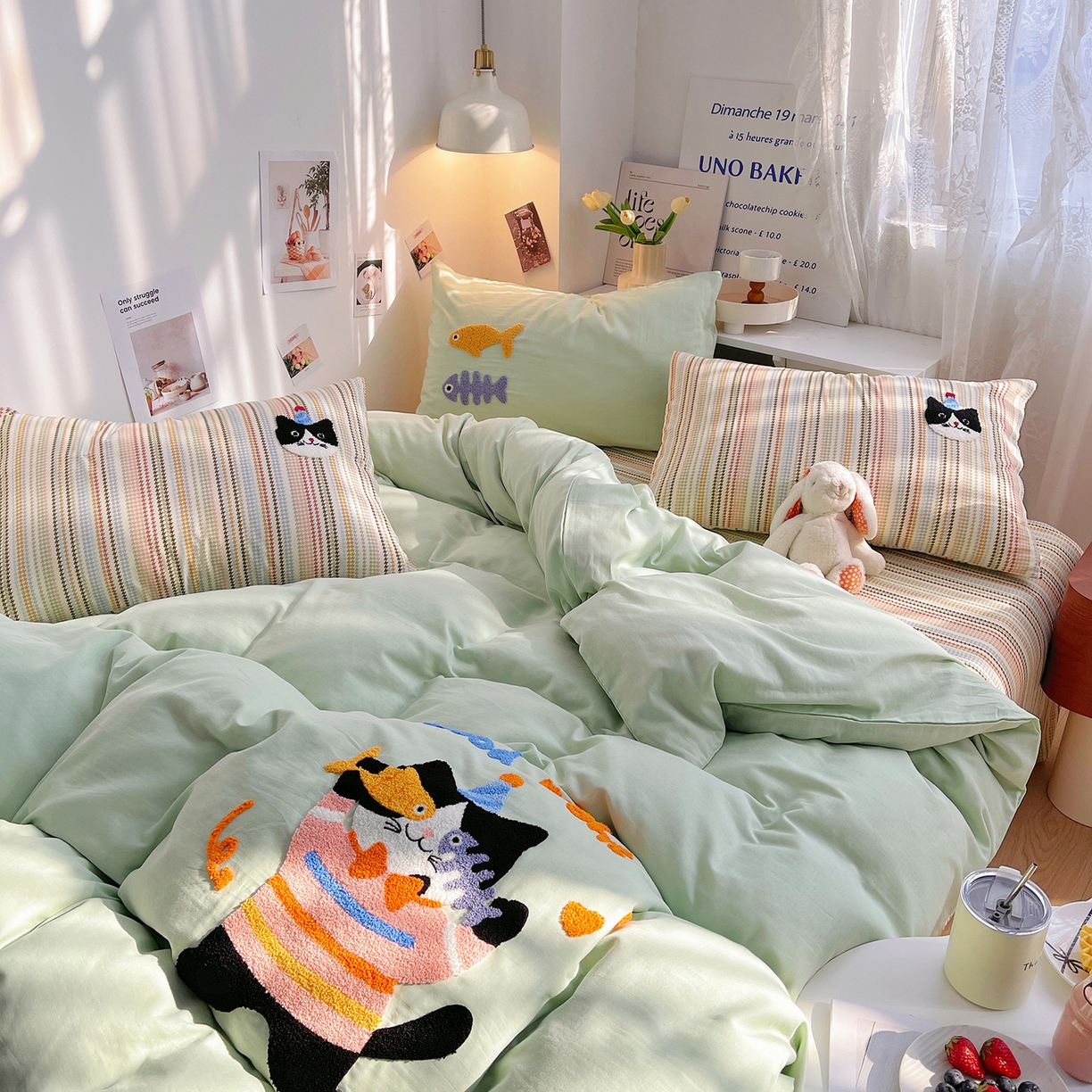 91家纺网 家纺一手货源 找家纺 炫拼家纺 2026春夏新款全棉纯棉A类40支双层纱卡通毛巾绣四件套-慕斯 趣味猫