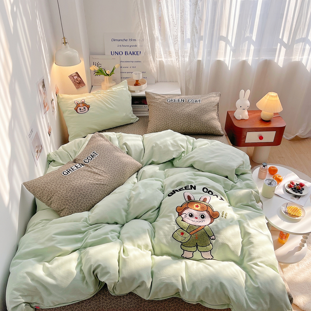 91家纺网 家纺一手货源 找家纺 炫拼家纺 2026春夏新款全棉纯棉A类40支双层纱卡通毛巾绣四件套-慕斯 红军兔