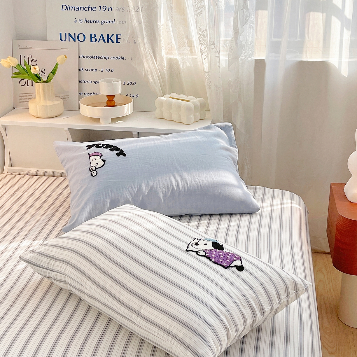 91家纺网 家纺一手货源 找家纺 炫拼家纺 2026春夏新款全棉纯棉A类40支双层纱卡通毛巾绣四件套-慕斯 晚安狗