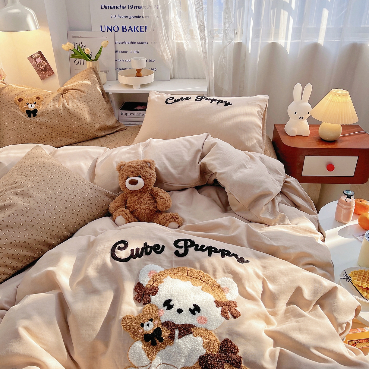 91家纺网 家纺一手货源 找家纺 炫拼家纺 2026春夏新款全棉纯棉A类40支双层纱卡通毛巾绣四件套-慕斯 哈尼熊