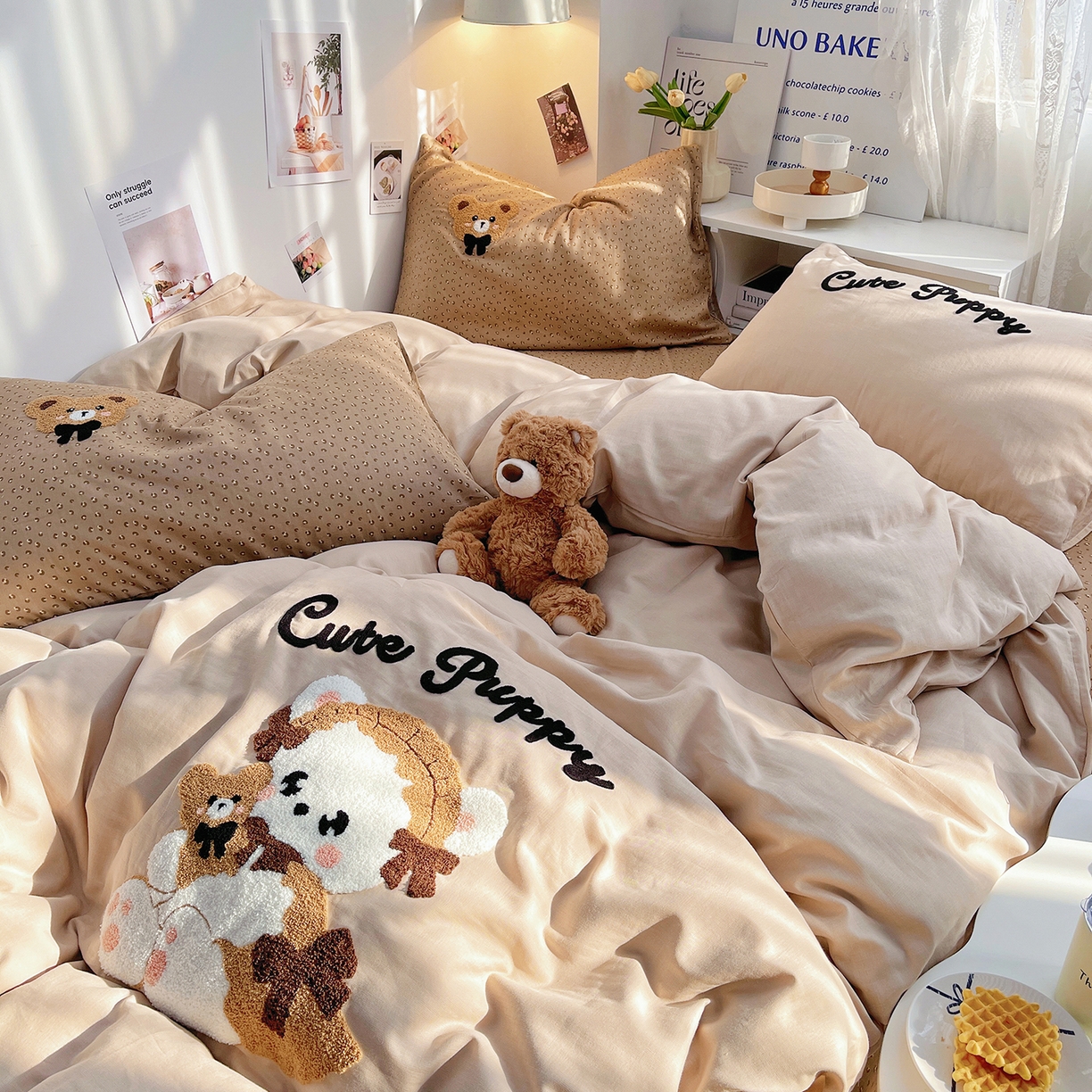 91家纺网 家纺一手货源 找家纺 炫拼家纺 2026春夏新款全棉纯棉A类40支双层纱卡通毛巾绣四件套-慕斯 哈尼熊