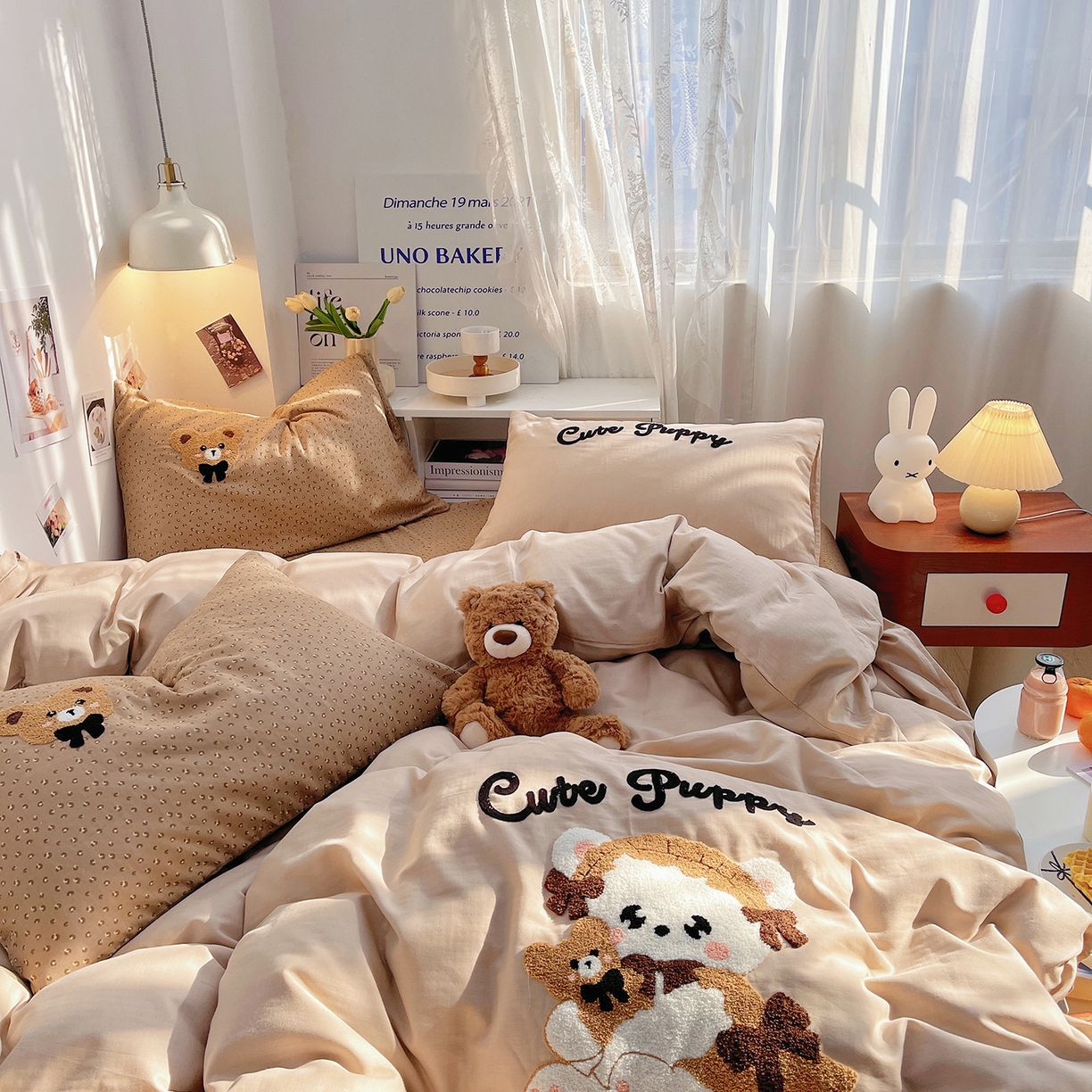 91家纺网 家纺一手货源 找家纺 炫拼家纺 2026春夏新款全棉纯棉A类40支双层纱卡通毛巾绣四件套-慕斯 哈尼熊