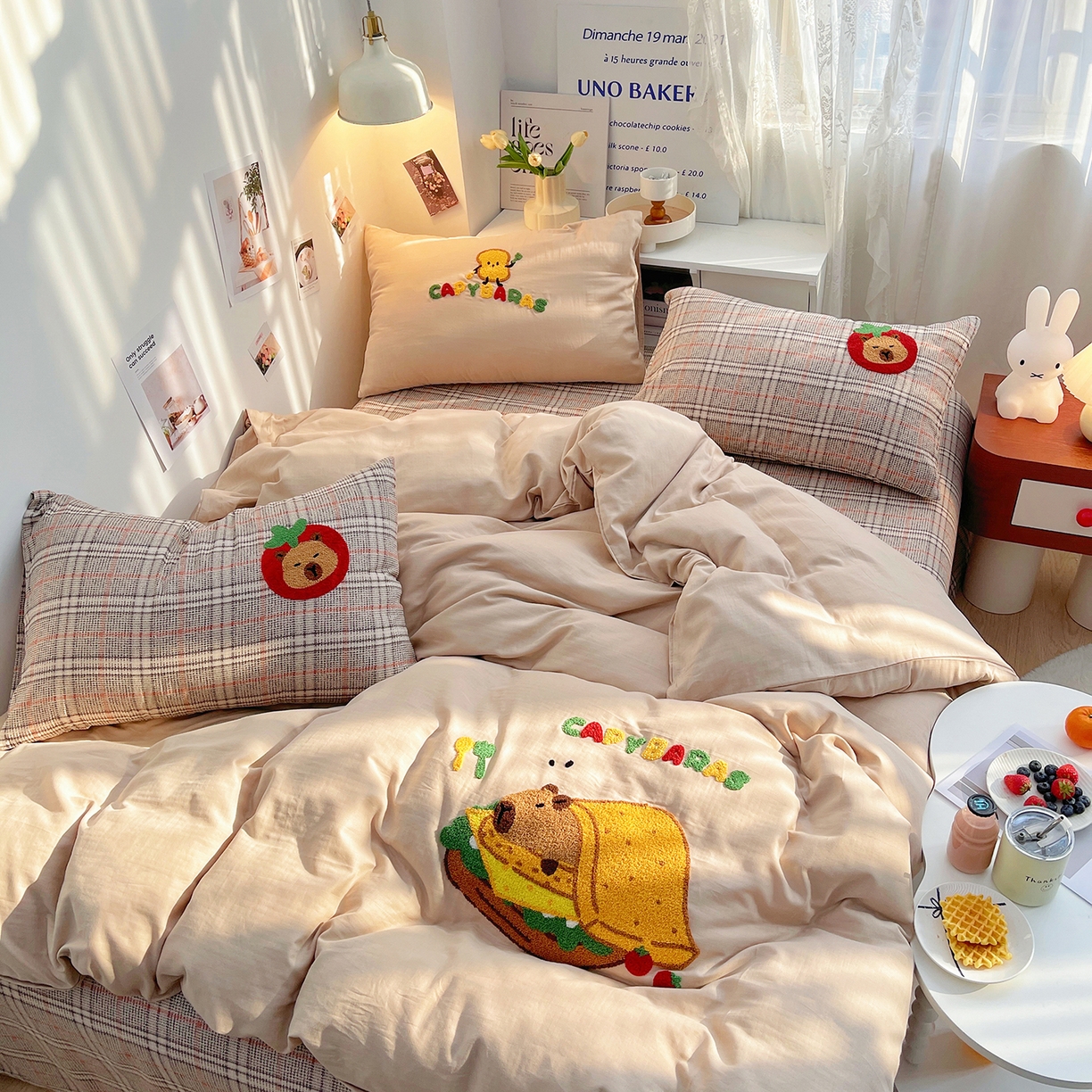 91家纺网 家纺一手货源 找家纺 炫拼家纺 2026春夏新款全棉纯棉A类40支双层纱卡通毛巾绣四件套-慕斯 汉堡卡皮