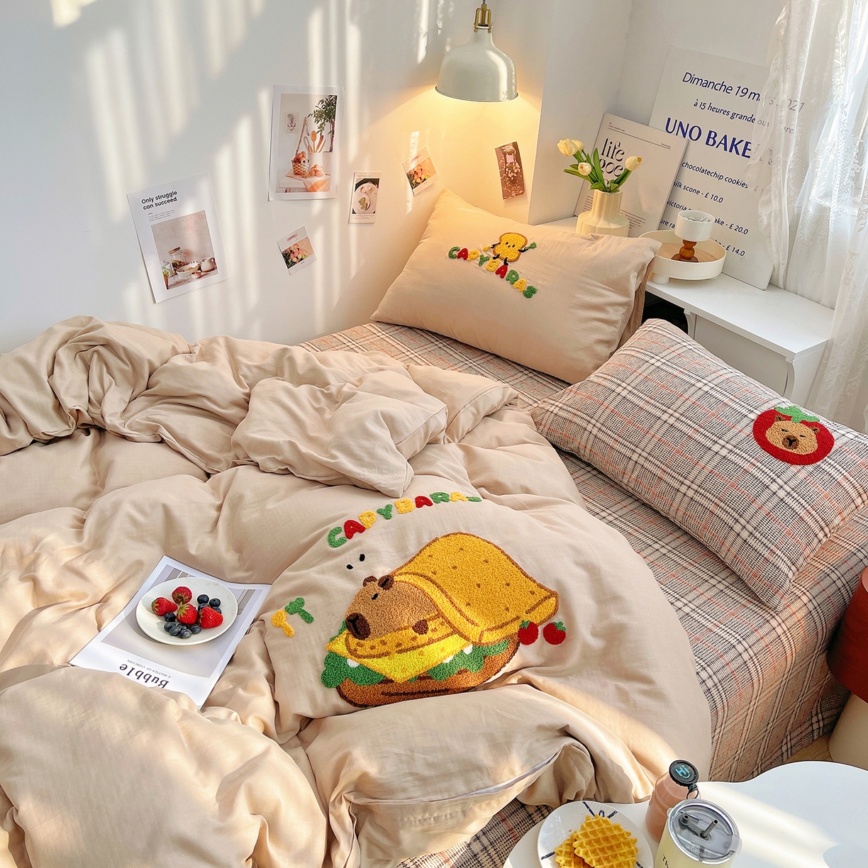 91家纺网 家纺一手货源 找家纺 炫拼家纺 2026春夏新款全棉纯棉A类40支双层纱卡通毛巾绣四件套-慕斯 汉堡卡皮