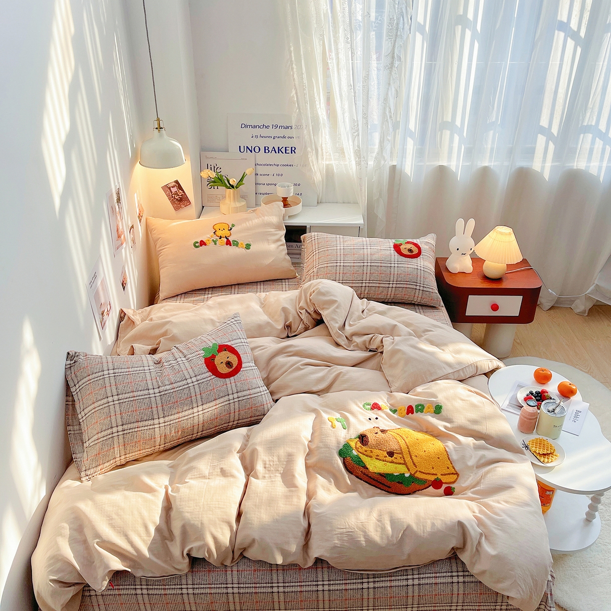 91家纺网 家纺一手货源 找家纺 炫拼家纺 2026春夏新款全棉纯棉A类40支双层纱卡通毛巾绣四件套-慕斯 汉堡卡皮