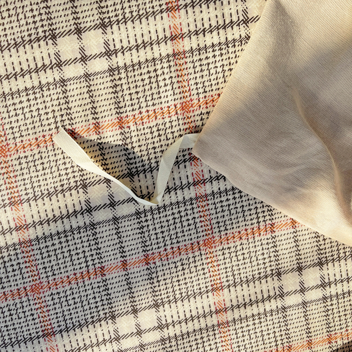 91家纺网 家纺一手货源 找家纺 炫拼家纺 2026春夏新款全棉纯棉A类40支双层纱卡通毛巾绣四件套-慕斯 汉堡卡皮