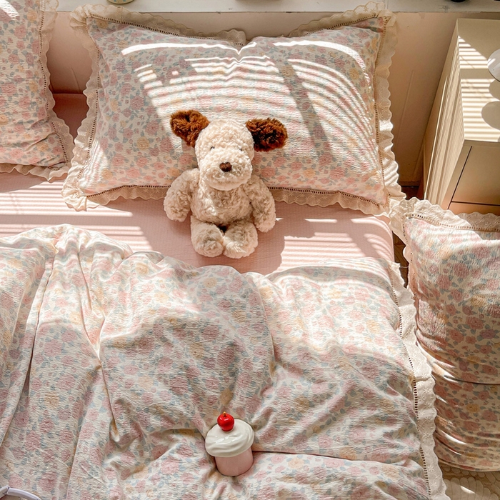 91家纺网 家纺一手货源 找家纺 典曼家纺 2025新款云感皱皱双层纱花边四件套 春风里