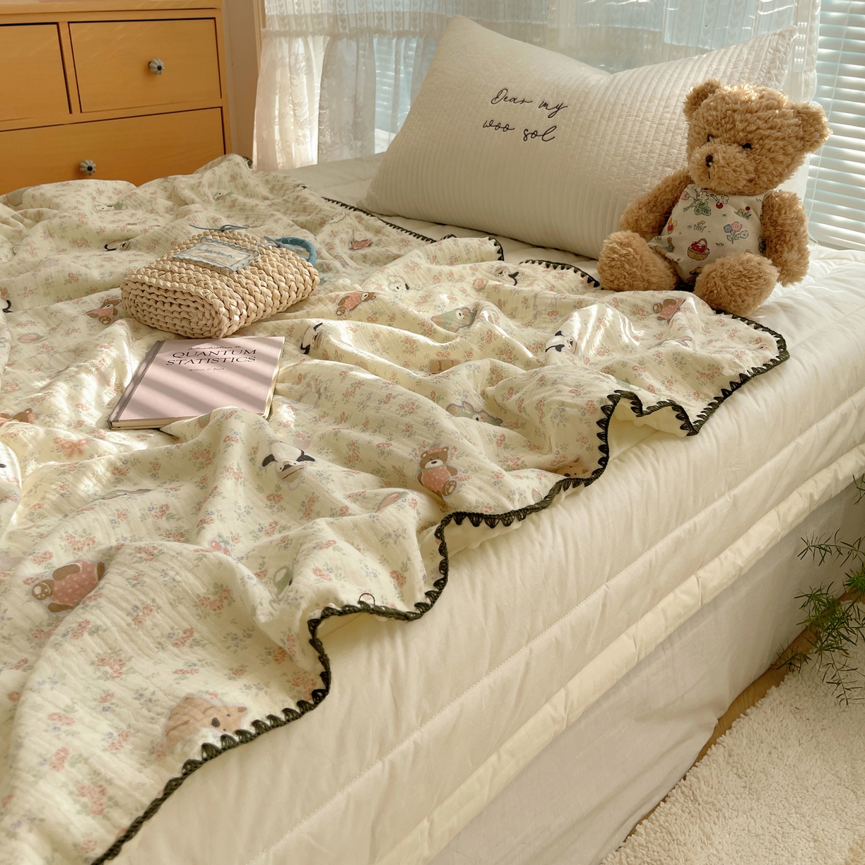 91家纺网 家纺一手货源 找家纺 三朵家纺 2025新款全棉纯棉绉绉纱+宝宝绒多功能毯盖毯毯子 开心花园