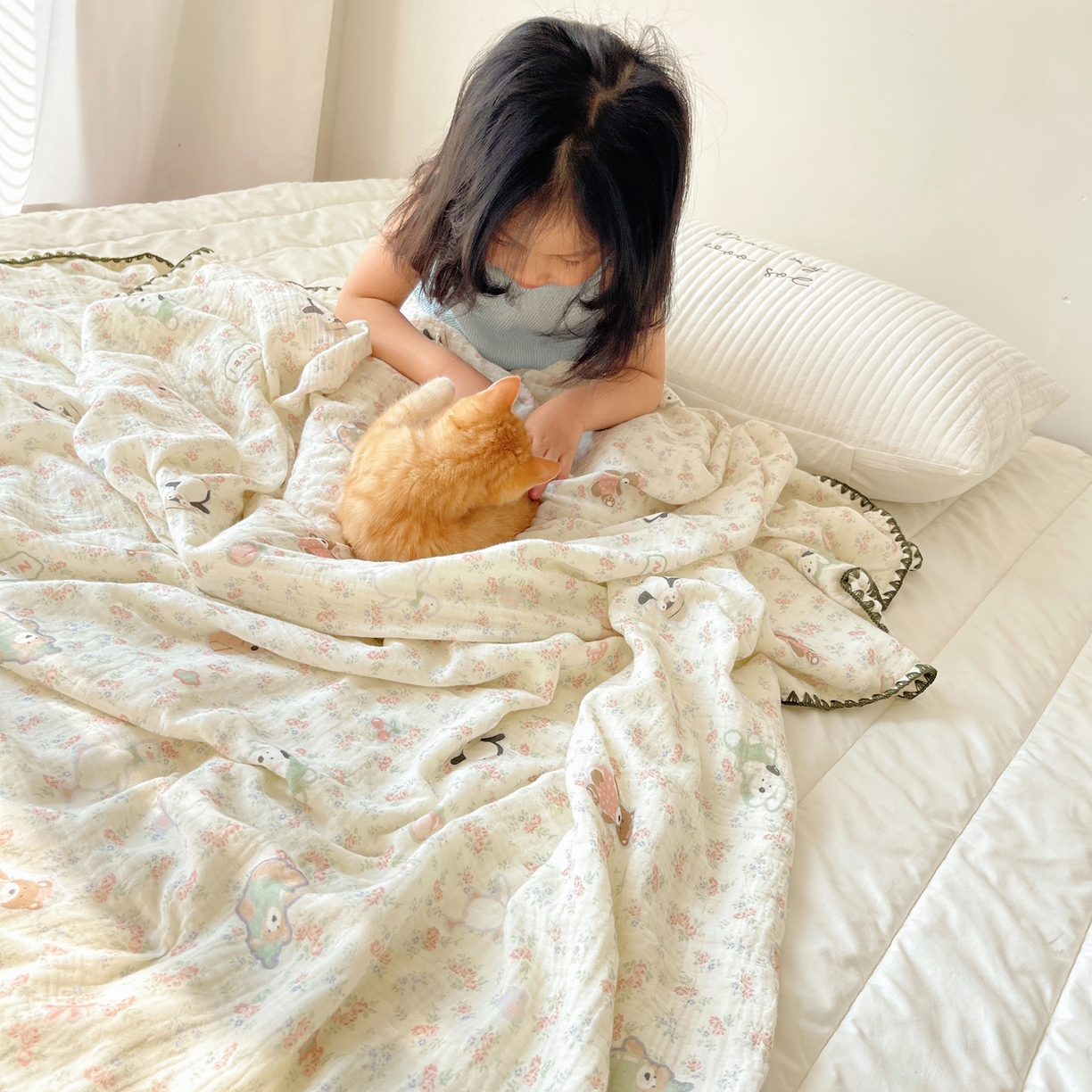 91家纺网 家纺一手货源 找家纺 三朵家纺 2025新款全棉纯棉绉绉纱+宝宝绒多功能毯盖毯毯子 开心花园