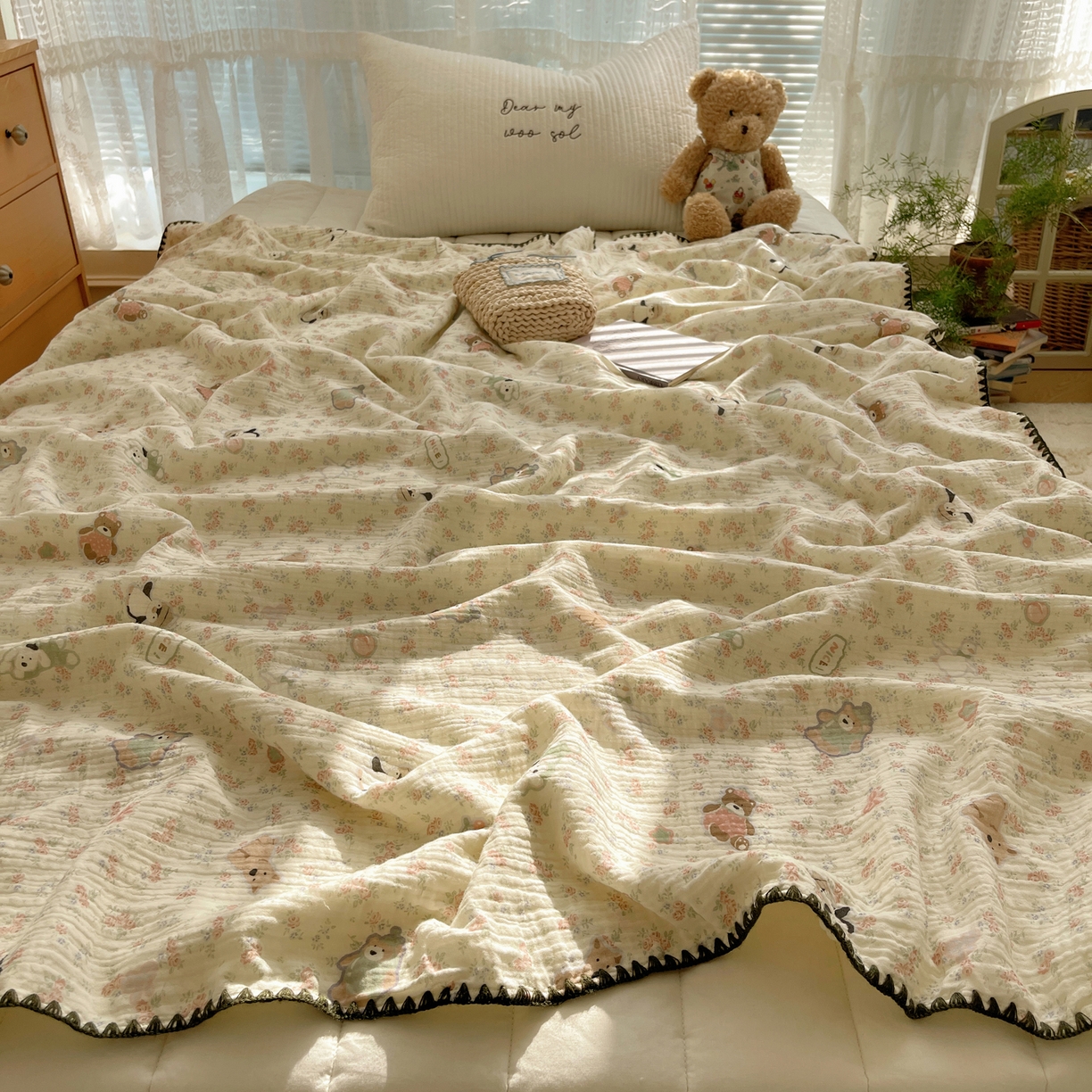 91家纺网 家纺一手货源 找家纺 三朵家纺 2025新款全棉纯棉绉绉纱+宝宝绒多功能毯盖毯毯子 开心花园