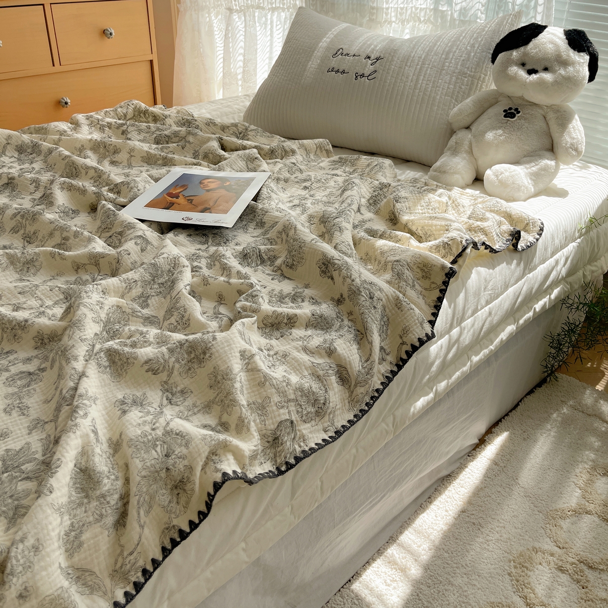 91家纺网 家纺一手货源 找家纺 三朵家纺 2025新款全棉纯棉绉绉纱+宝宝绒多功能毯盖毯毯子 罗曼花园