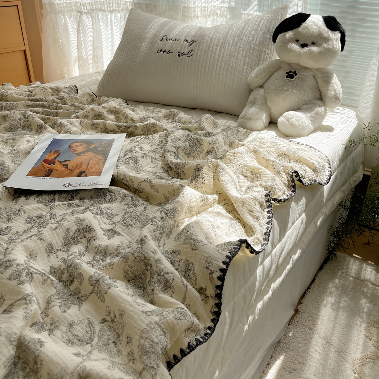 91家纺网 家纺一手货源 找家纺 三朵家纺 2025新款全棉纯棉绉绉纱+宝宝绒多功能毯盖毯毯子 罗曼花园