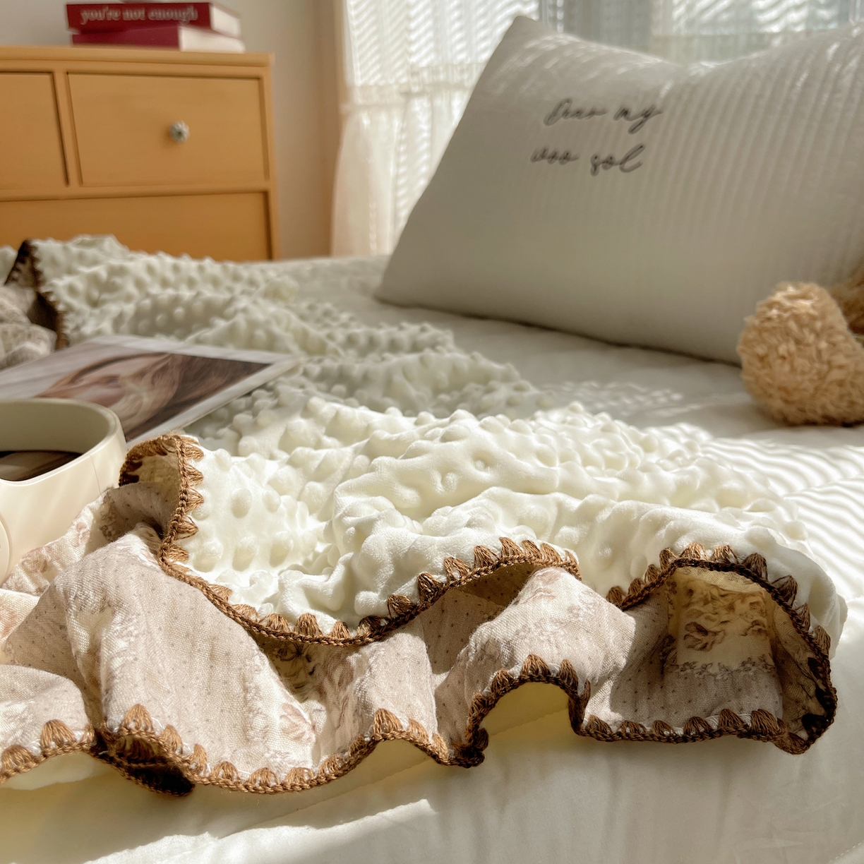 91家纺网 家纺一手货源 找家纺 三朵家纺 2025新款全棉纯棉绉绉纱+宝宝绒多功能毯盖毯毯子 梦境