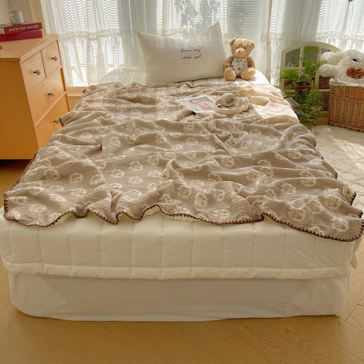 91家纺网 家纺一手货源 找家纺 三朵家纺 2025新款全棉纯棉绉绉纱+宝宝绒多功能毯盖毯毯子 梦境