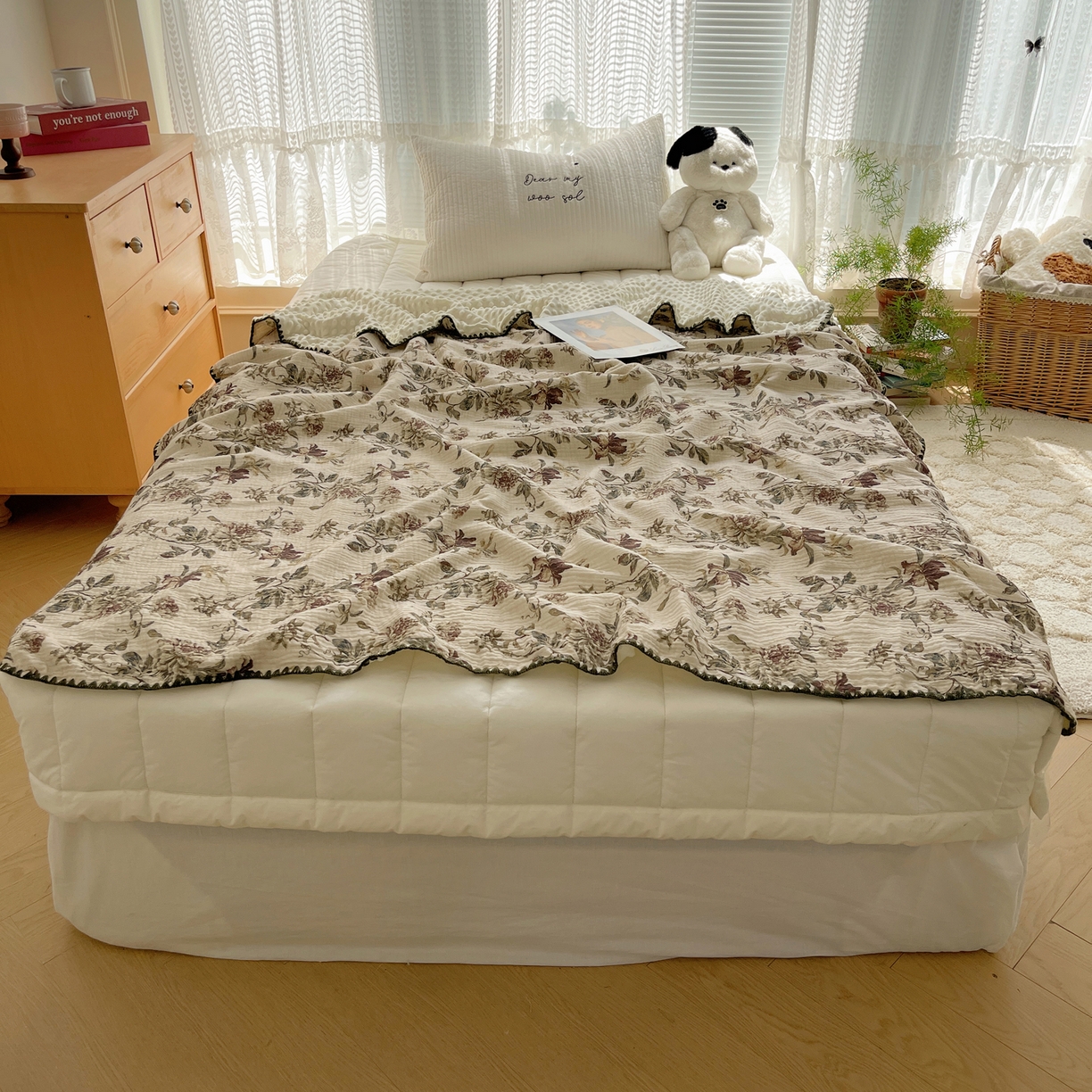 91家纺网 家纺一手货源 找家纺 三朵家纺 2025新款全棉纯棉绉绉纱+宝宝绒多功能毯盖毯毯子 梦回花海