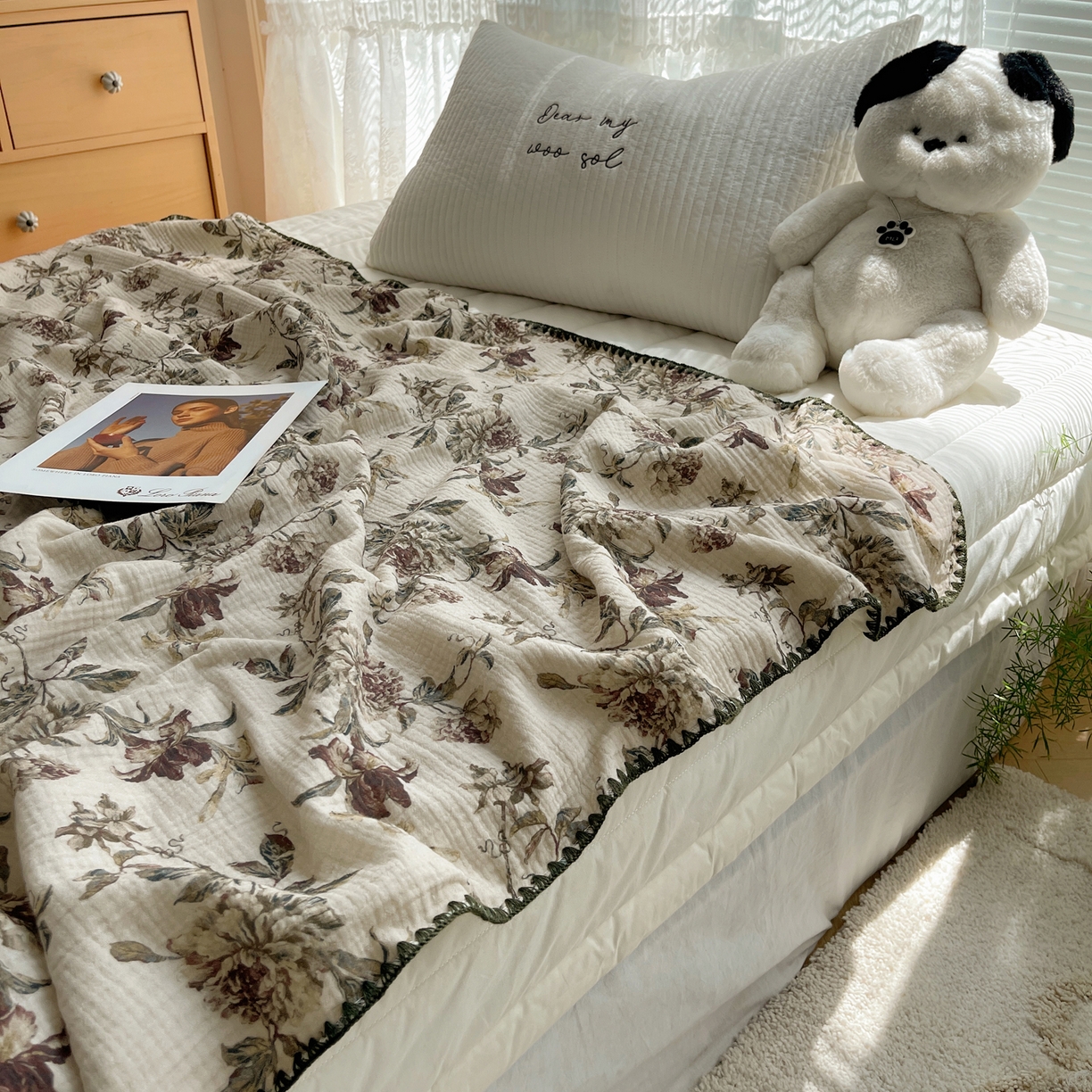 91家纺网 家纺一手货源 找家纺 三朵家纺 2025新款全棉纯棉绉绉纱+宝宝绒多功能毯盖毯毯子 梦回花海