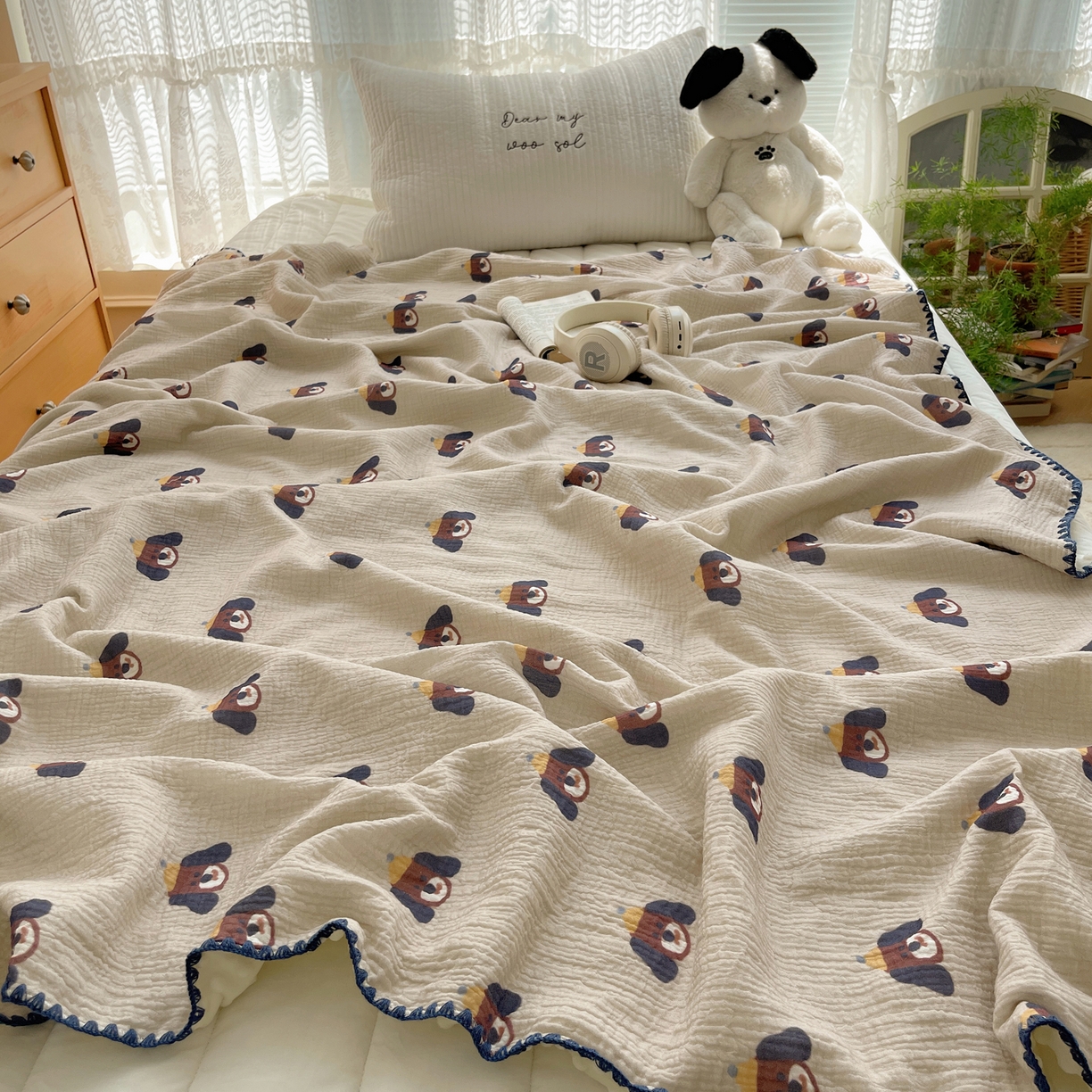 91家纺网 家纺一手货源 找家纺 三朵家纺 2025新款全棉纯棉绉绉纱+宝宝绒多功能毯盖毯毯子 大耳狗