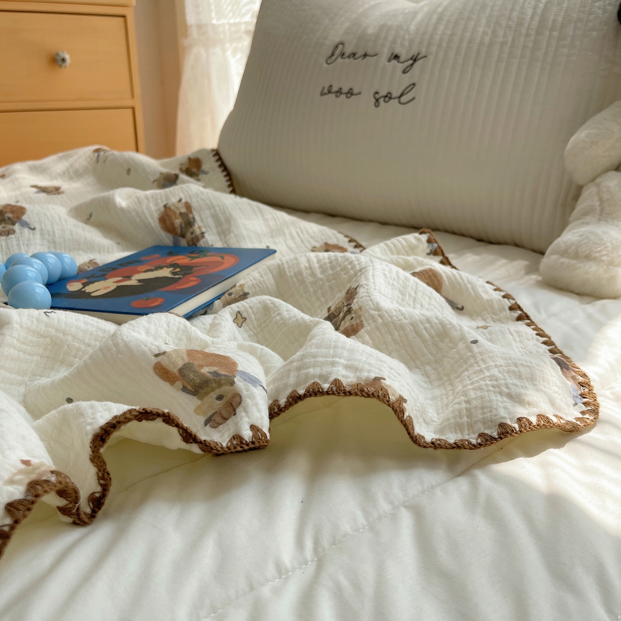 91家纺网 家纺一手货源 找家纺 三朵家纺 2025新款全棉纯棉绉绉纱+宝宝绒多功能毯盖毯毯子 森林公主