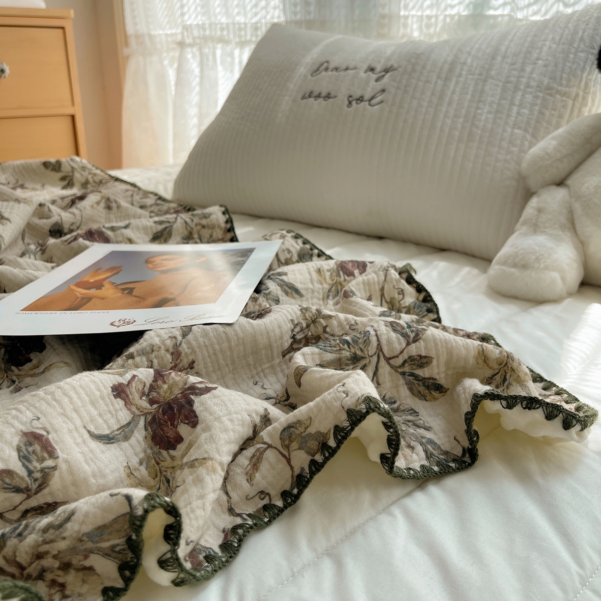 91家纺网 家纺一手货源 找家纺 三朵家纺 2025新款全棉纯棉绉绉纱+宝宝绒多功能毯盖毯毯子 梦回花海