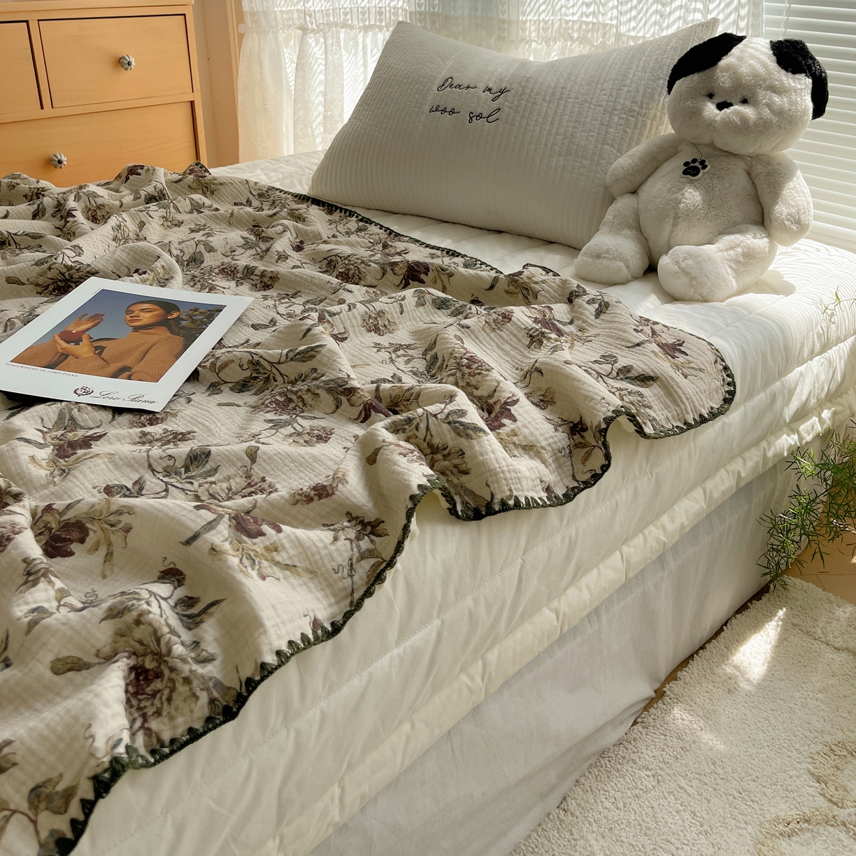 91家纺网 家纺一手货源 找家纺 三朵家纺 2025新款全棉纯棉绉绉纱+宝宝绒多功能毯盖毯毯子 梦回花海