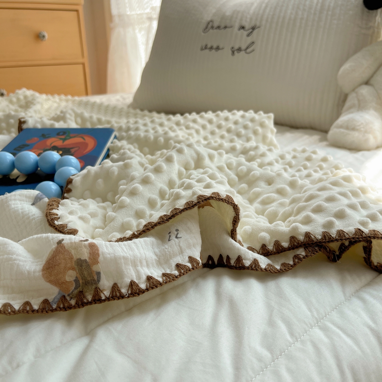 91家纺网 家纺一手货源 找家纺 三朵家纺 2025新款全棉纯棉绉绉纱+宝宝绒多功能毯盖毯毯子 森林公主