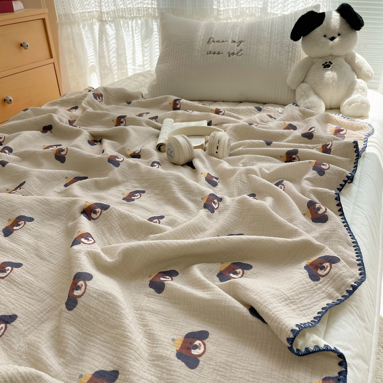 91家纺网 家纺一手货源 找家纺 三朵家纺 2025新款全棉纯棉绉绉纱+宝宝绒多功能毯盖毯毯子 大耳狗