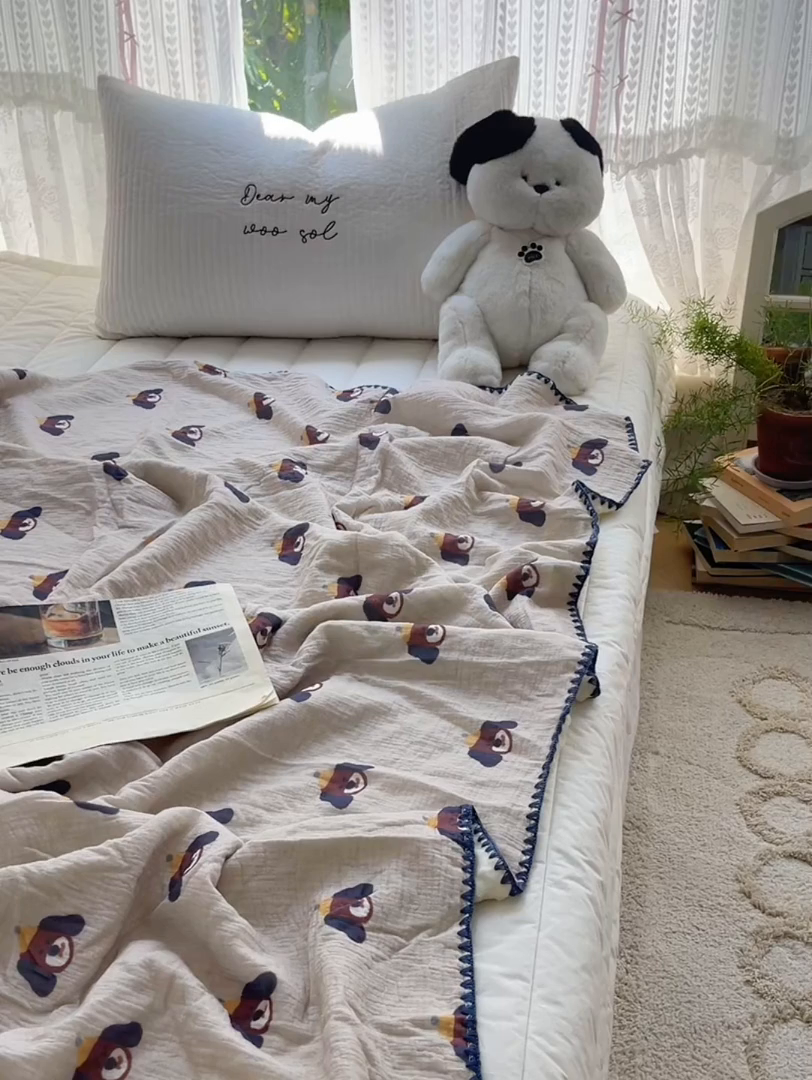 91家纺网 家纺一手货源 找家纺 三朵家纺 2025新款全棉纯棉绉绉纱+宝宝绒多功能毯盖毯毯子 大耳狗