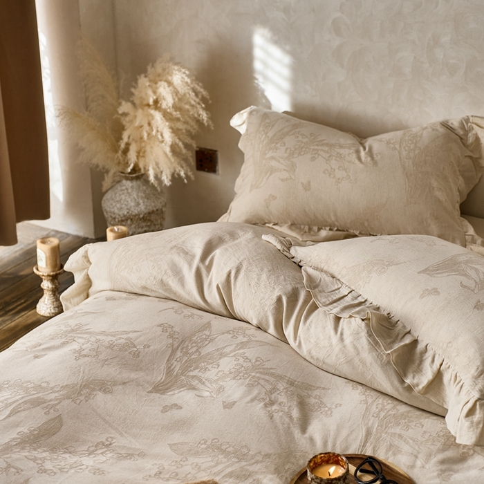 91家纺网 家纺一手货源 找家纺 清雅福 2025秋冬新品棉麻提花花边款四件套 蓝风铃