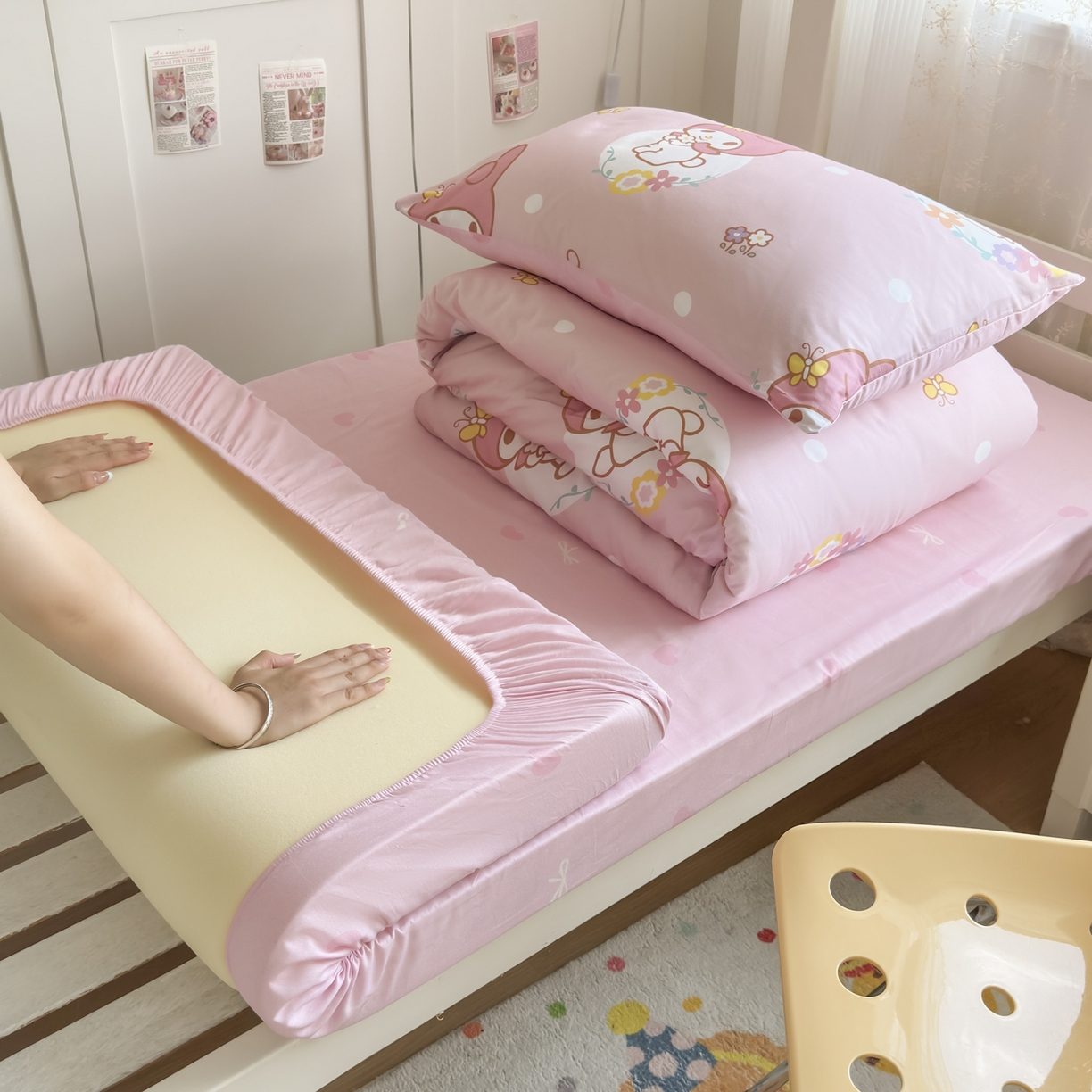 91家纺网 家纺一手货源 找家纺 浩诚 2025新款三丽鸥专版花型全棉纯棉学生三件套四件套 粉雾