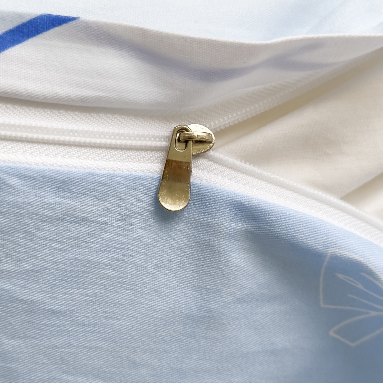 91家纺网 家纺一手货源 找家纺 浩诚 2025新款三丽鸥专版花型全棉纯棉学生三件套四件套 奶霜