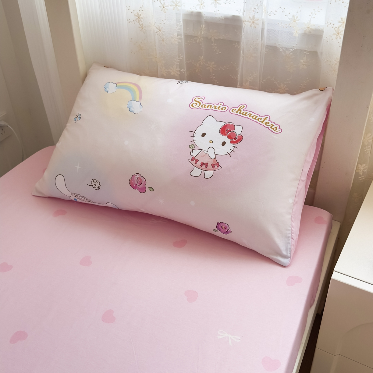 91家纺网 家纺一手货源 找家纺 浩诚 2025新款三丽鸥专版花型全棉纯棉学生三件套四件套 霓虹