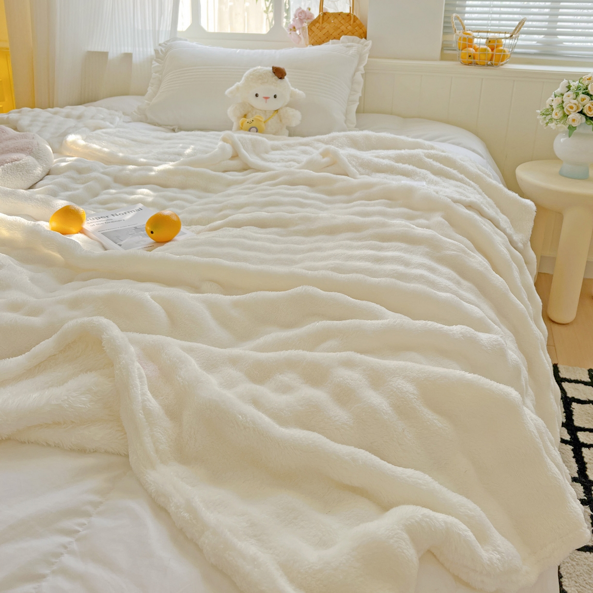 91家纺网 家纺一手货源 找家纺 耀悦家纺 2025秋冬暖阳泡泡高克重牛奶绒双面泡泡毛毯毯子多功能盖毯外贸批发 暖阳泡泡-奶白