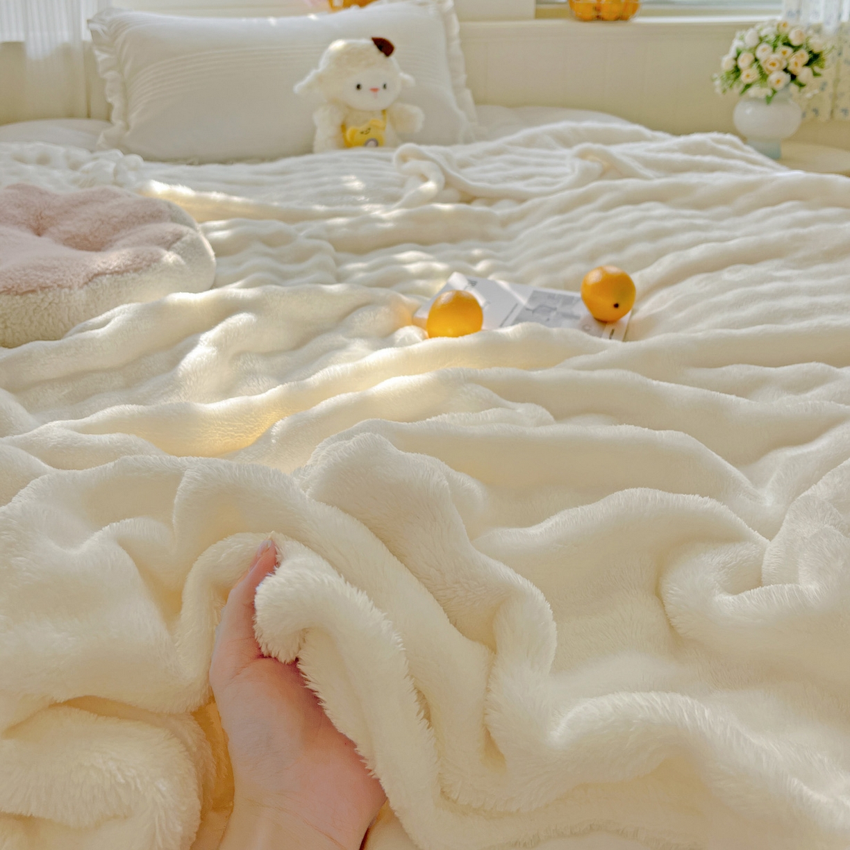 91家纺网 家纺一手货源 找家纺 耀悦家纺 2025秋冬暖阳泡泡高克重牛奶绒双面泡泡毛毯毯子多功能盖毯外贸批发 暖阳泡泡-奶白