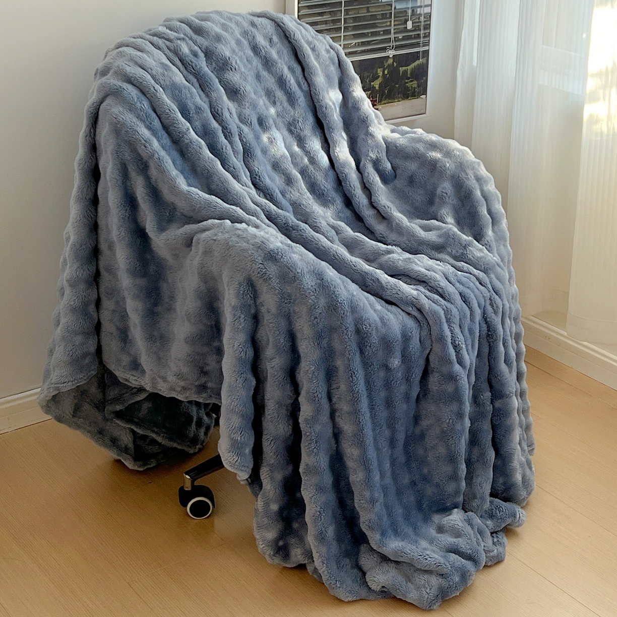 91家纺网 家纺一手货源 找家纺 耀悦家纺 2025秋冬暖阳泡泡高克重牛奶绒双面泡泡毛毯毯子多功能盖毯外贸批发 暖阳泡泡-深海蓝