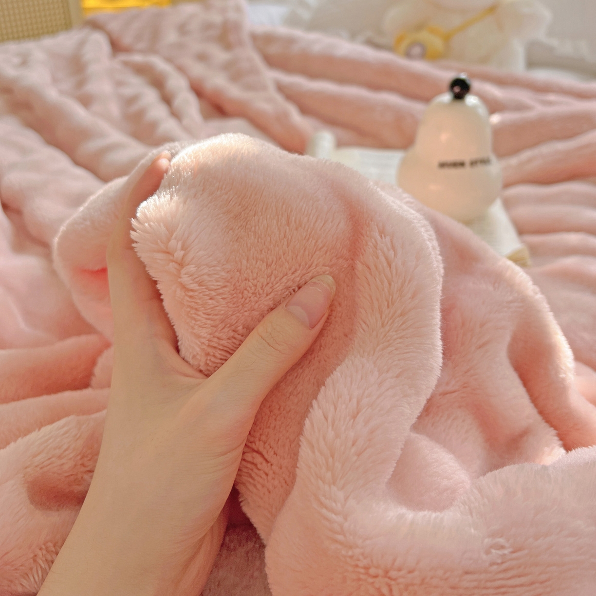 91家纺网 家纺一手货源 找家纺 耀悦家纺 2025秋冬暖阳泡泡高克重牛奶绒双面泡泡毛毯毯子多功能盖毯外贸批发 暖阳泡泡-嫩粉