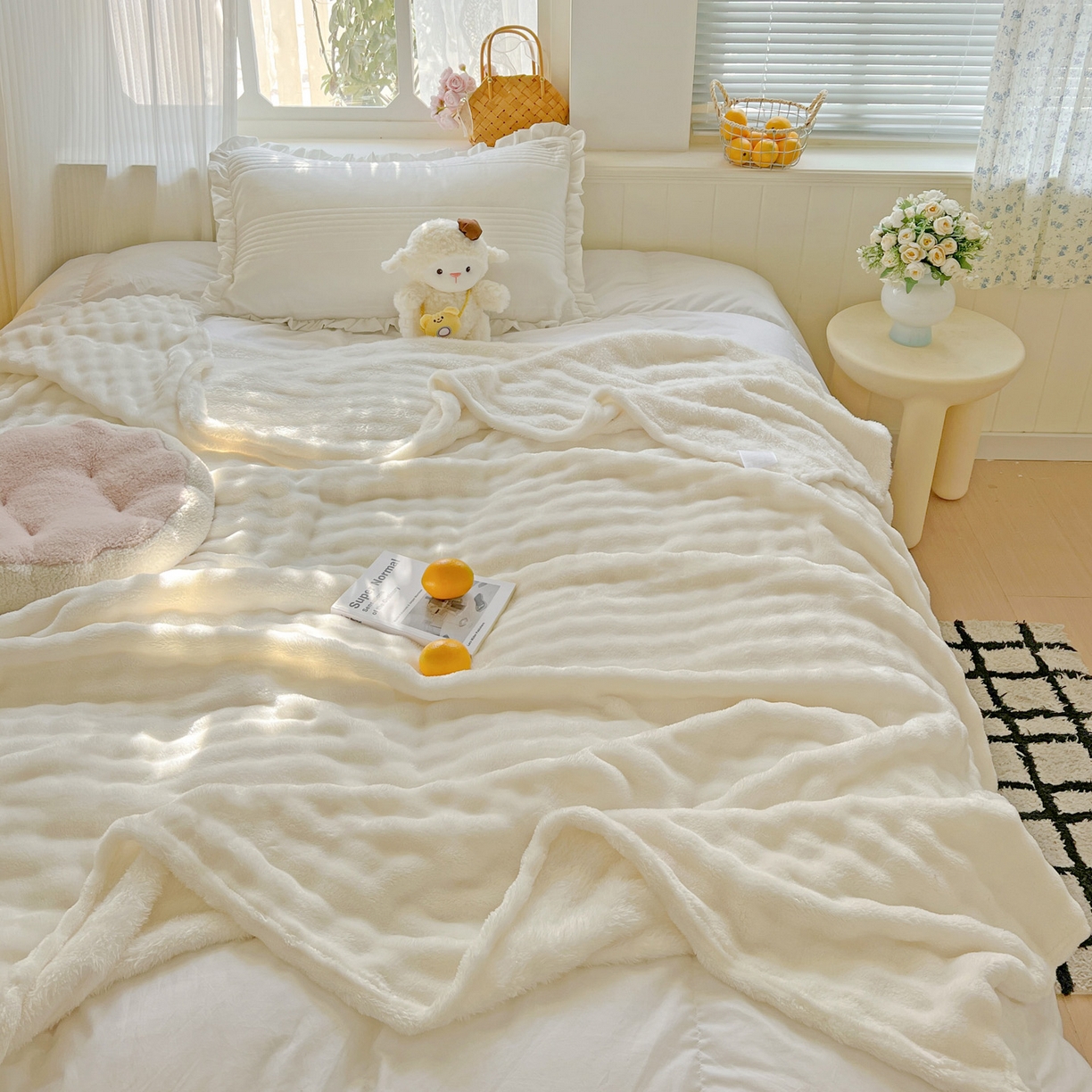 91家纺网 家纺一手货源 找家纺 耀悦家纺 2025秋冬暖阳泡泡高克重牛奶绒双面泡泡毛毯毯子多功能盖毯外贸批发 暖阳泡泡-奶白