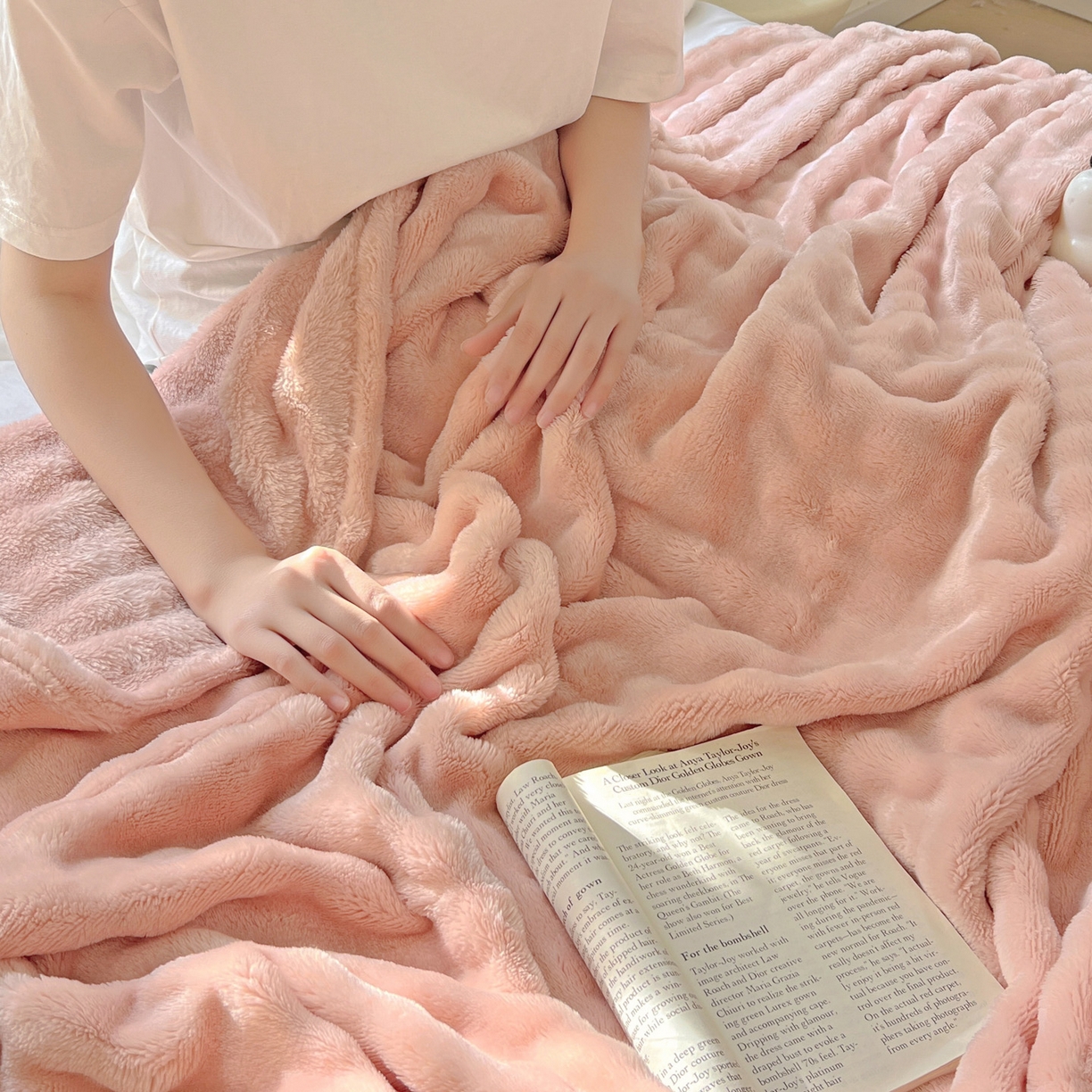 91家纺网 家纺一手货源 找家纺 耀悦家纺 2025秋冬暖阳泡泡高克重牛奶绒双面泡泡毛毯毯子多功能盖毯外贸批发 暖阳泡泡-嫩粉