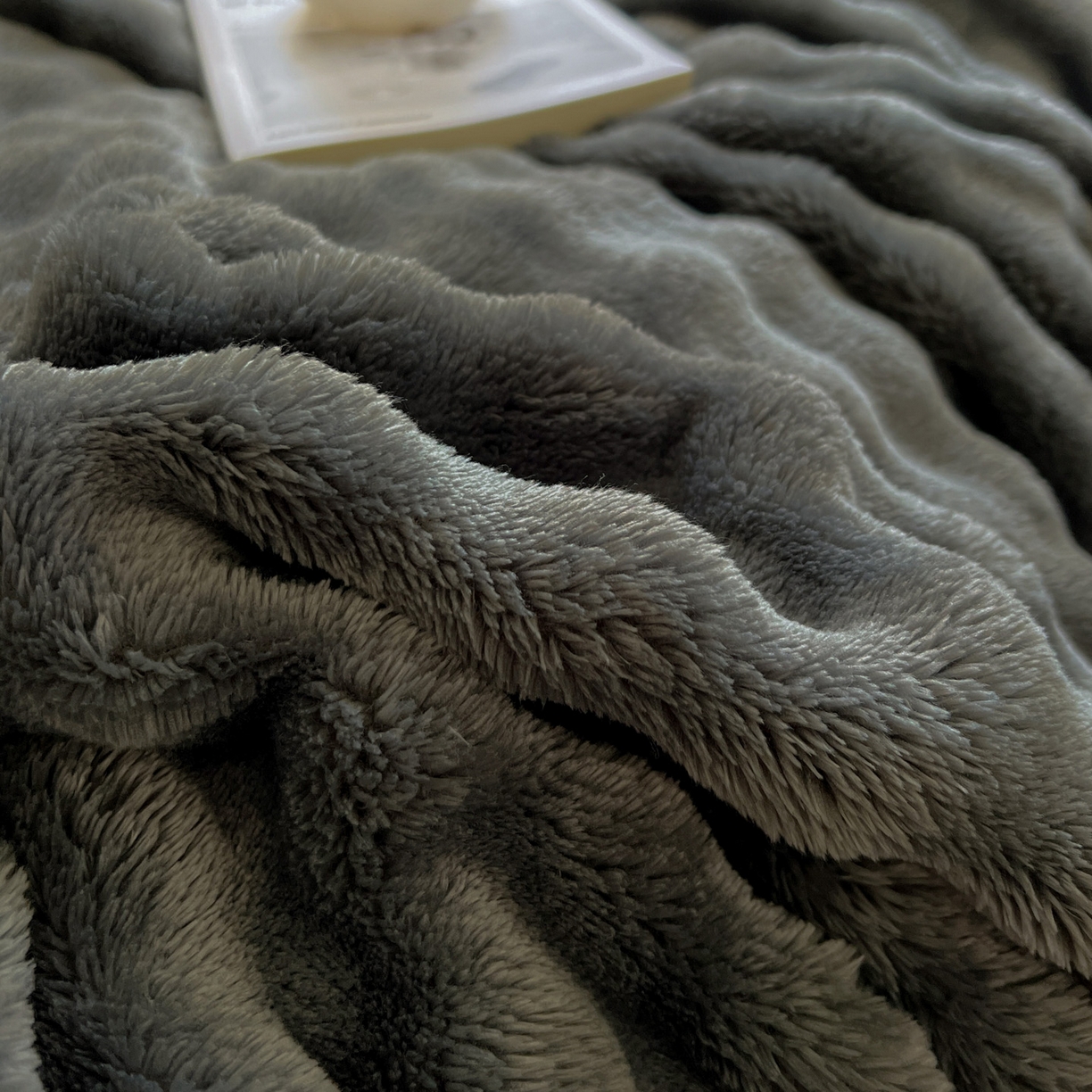 91家纺网 家纺一手货源 找家纺 耀悦家纺 2025秋冬暖阳泡泡高克重牛奶绒双面泡泡毛毯毯子多功能盖毯外贸批发 暖阳泡泡-星空灰