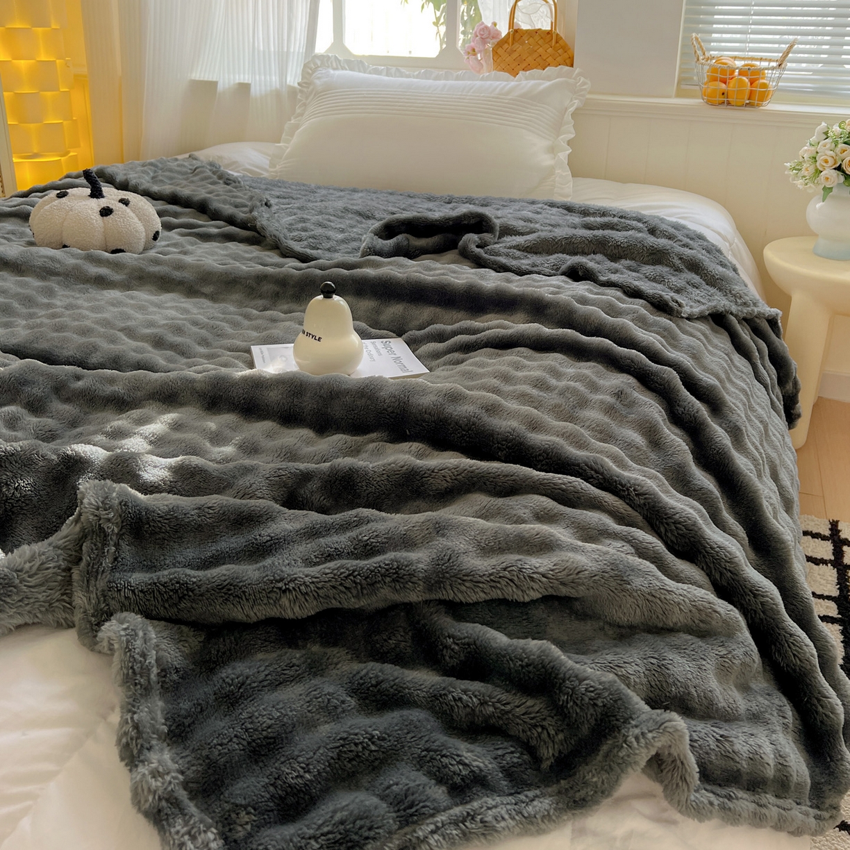 91家纺网 家纺一手货源 找家纺 耀悦家纺 2025秋冬暖阳泡泡高克重牛奶绒双面泡泡毛毯毯子多功能盖毯外贸批发 暖阳泡泡-星空灰