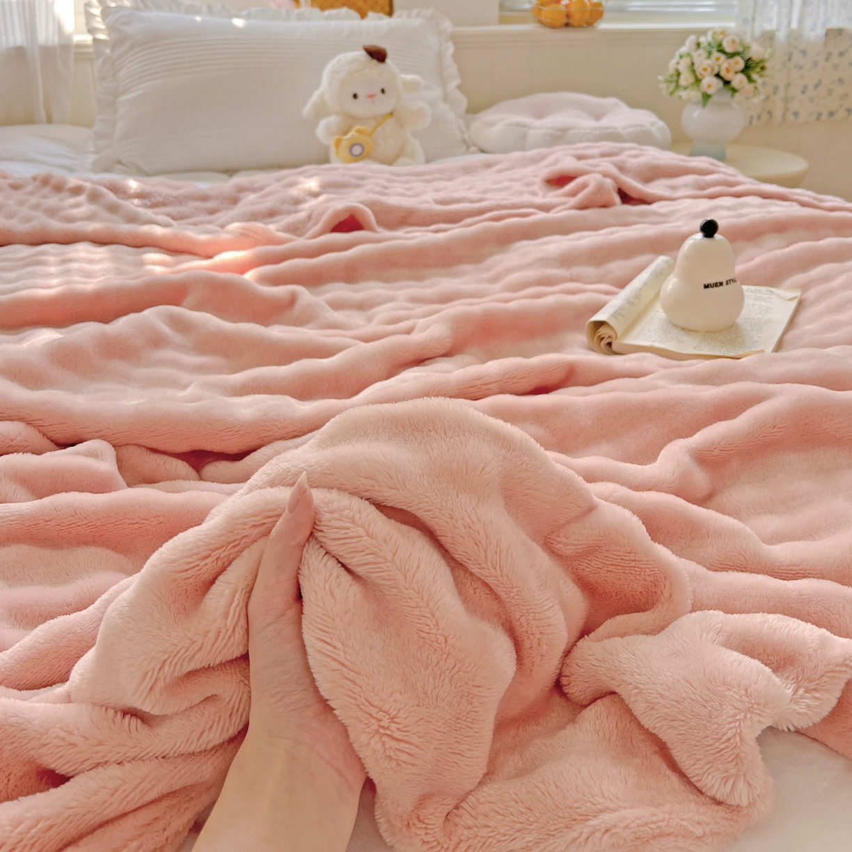 91家纺网 家纺一手货源 找家纺 耀悦家纺 2025秋冬暖阳泡泡高克重牛奶绒双面泡泡毛毯毯子多功能盖毯外贸批发 暖阳泡泡-嫩粉