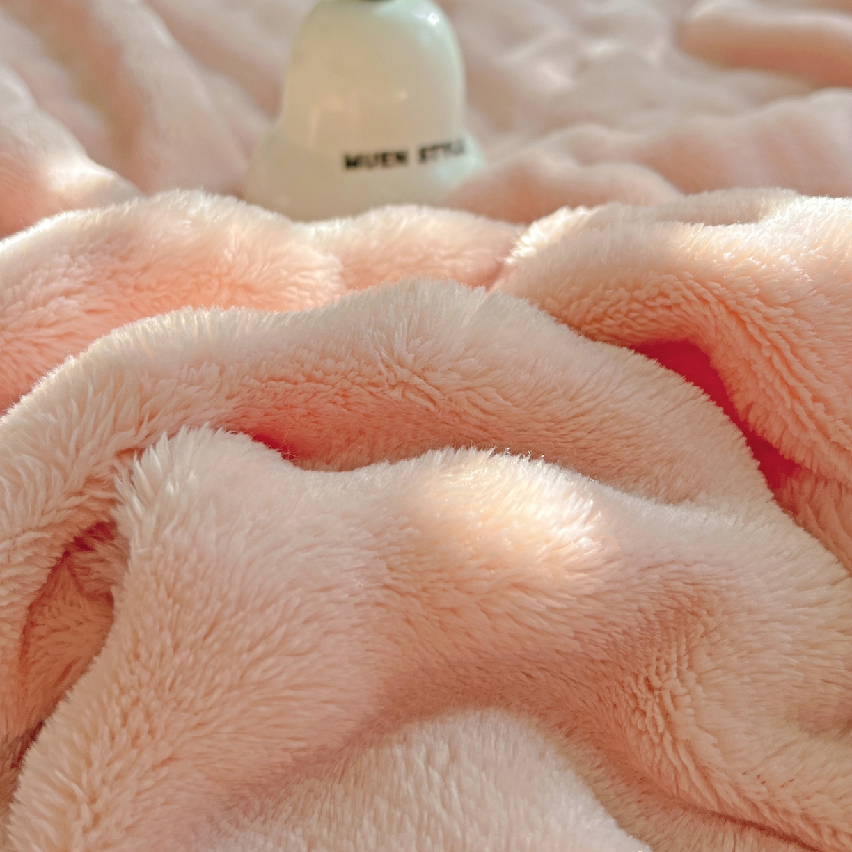 91家纺网 家纺一手货源 找家纺 耀悦家纺 2025秋冬暖阳泡泡高克重牛奶绒双面泡泡毛毯毯子多功能盖毯外贸批发 暖阳泡泡-嫩粉