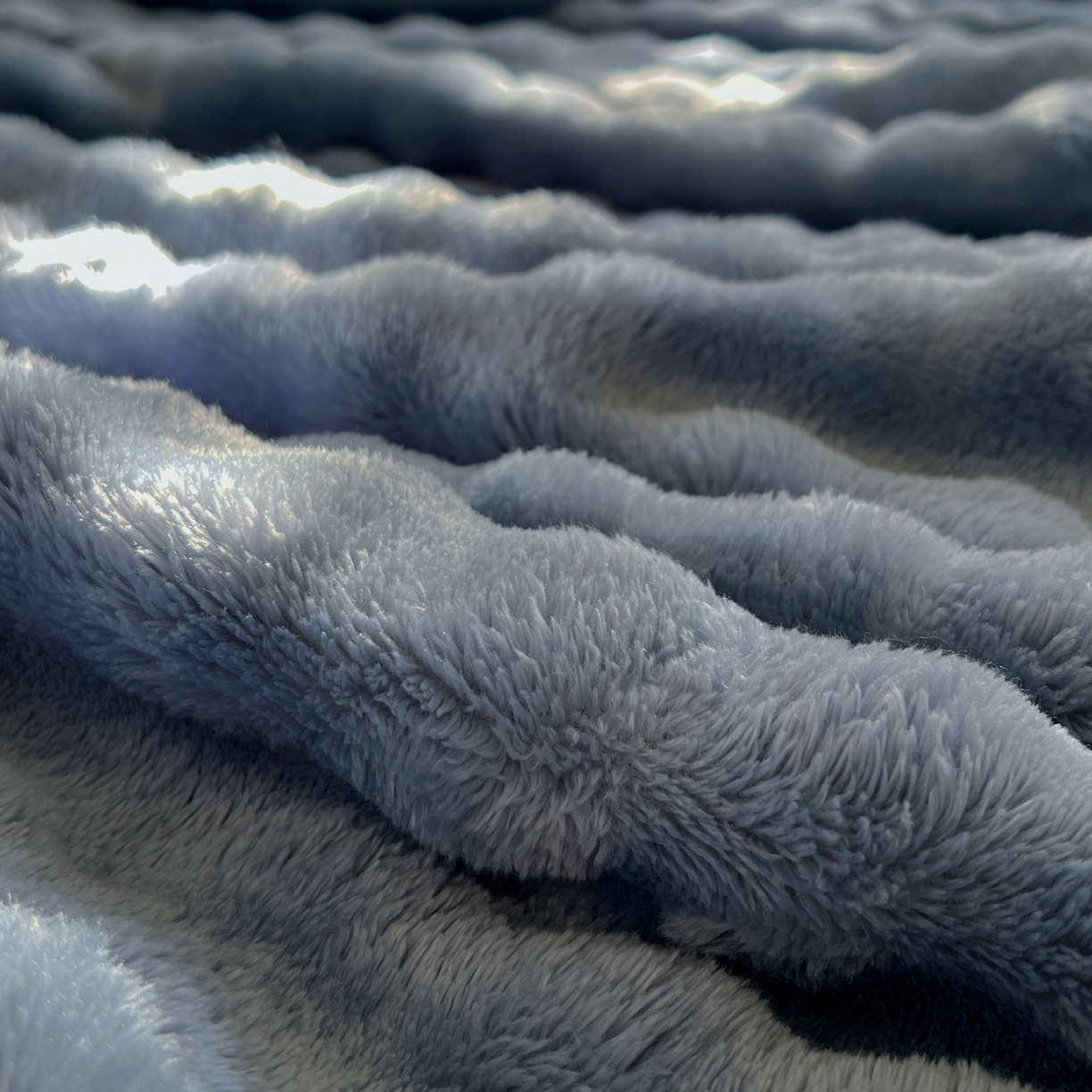 91家纺网 家纺一手货源 找家纺 耀悦家纺 2025秋冬暖阳泡泡高克重牛奶绒双面泡泡毛毯毯子多功能盖毯外贸批发 暖阳泡泡-深海蓝