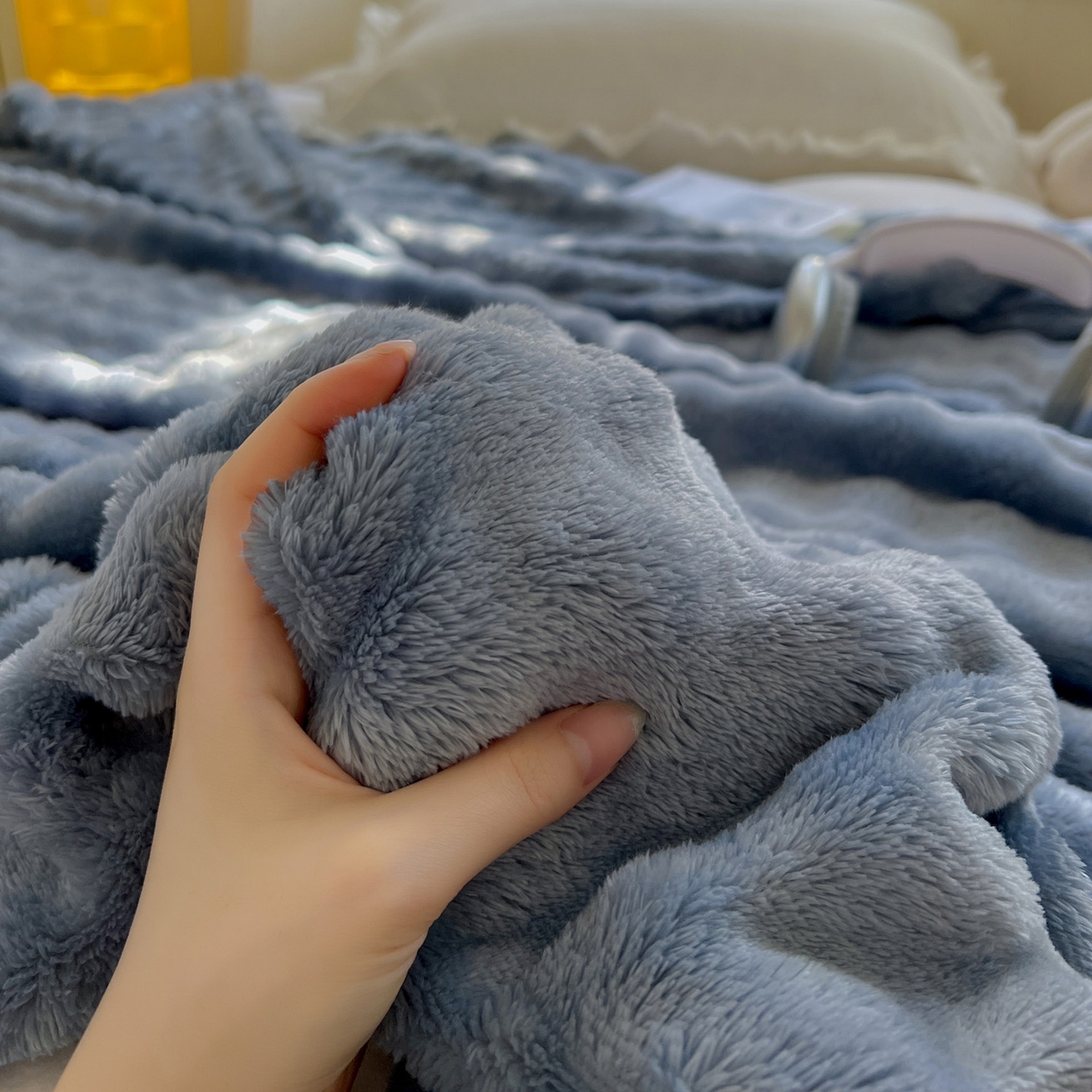 91家纺网 家纺一手货源 找家纺 耀悦家纺 2025秋冬暖阳泡泡高克重牛奶绒双面泡泡毛毯毯子多功能盖毯外贸批发 暖阳泡泡-深海蓝