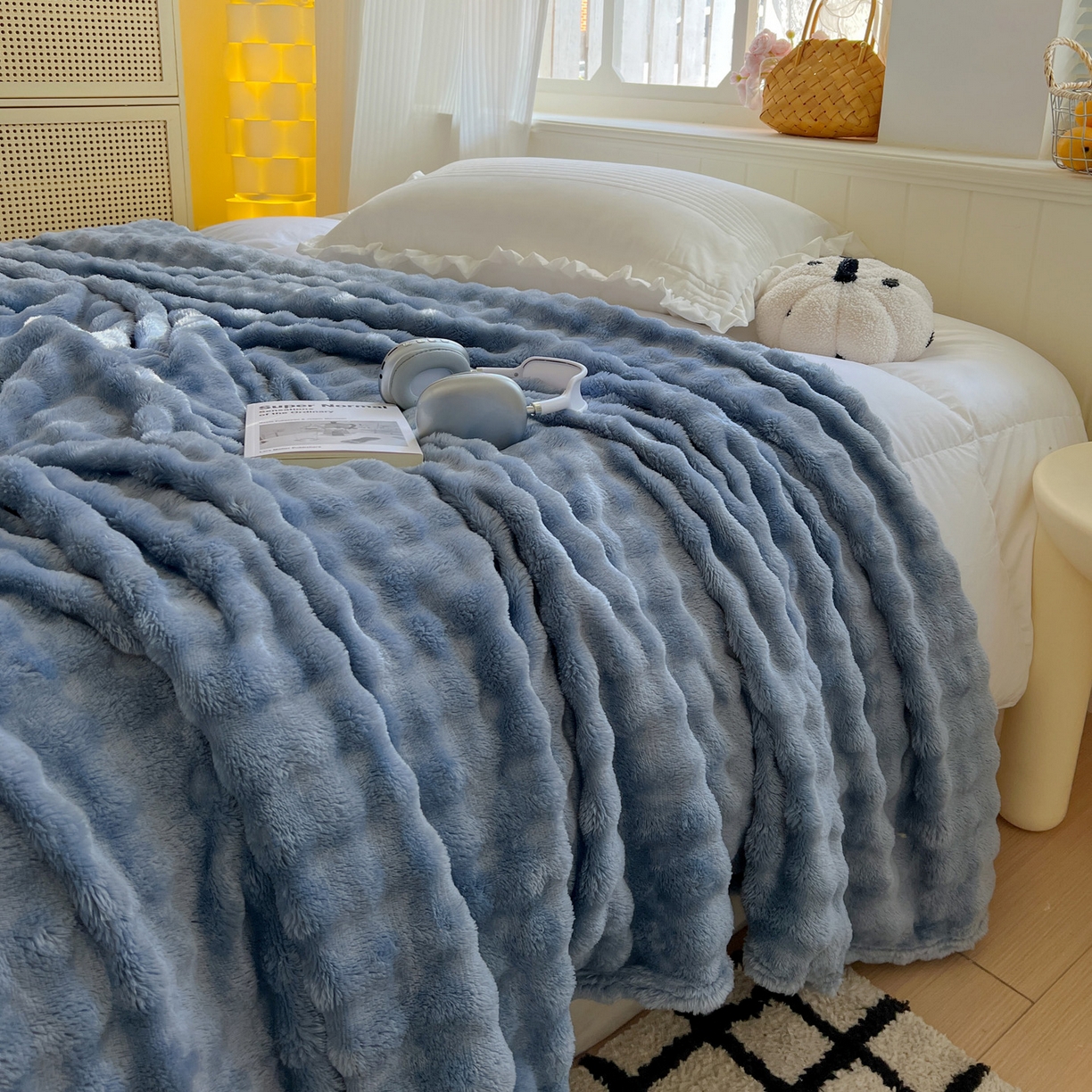 91家纺网 家纺一手货源 找家纺 耀悦家纺 2025秋冬暖阳泡泡高克重牛奶绒双面泡泡毛毯毯子多功能盖毯外贸批发 暖阳泡泡-深海蓝