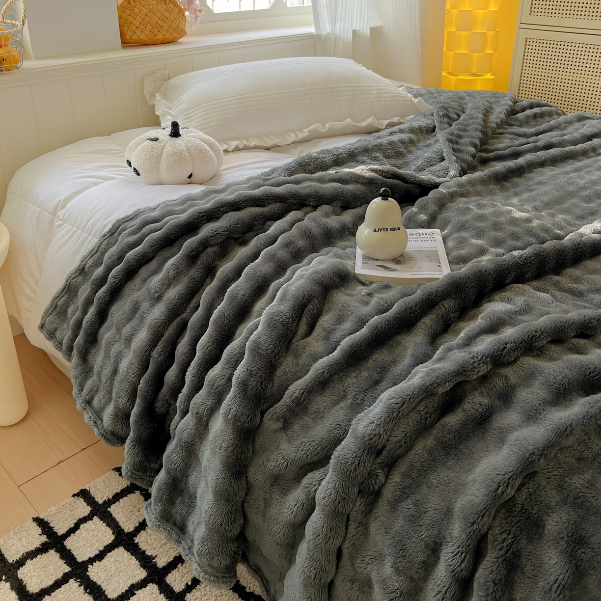 91家纺网 家纺一手货源 找家纺 耀悦家纺 2025秋冬暖阳泡泡高克重牛奶绒双面泡泡毛毯毯子多功能盖毯外贸批发 暖阳泡泡-星空灰